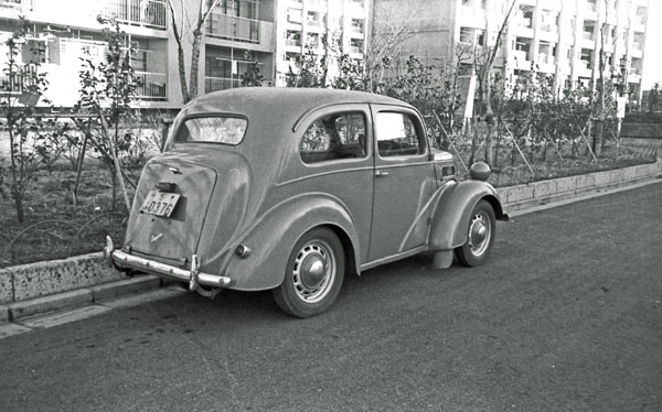 (02-1c)(087-33) 1948-53 Ford Anglia (E494A) 2dr Saloon.jpg